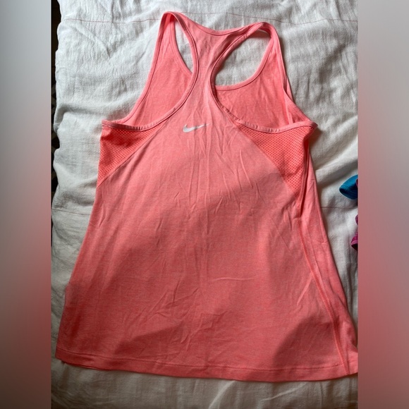 Nike Athletic Workout Pink Dri-Fit Tank Top - Picture 2 of 4